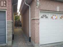 59 JORDANRAY BOULEVARD | Newmarket Ontario | Slide Image Thirty-eight