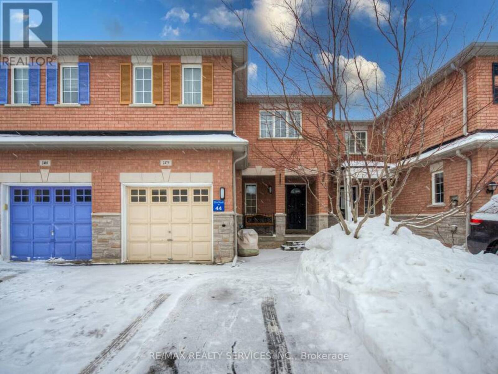 2479 NEWCASTLE CRESCENT, Oakville, Ontario L6M 4P3