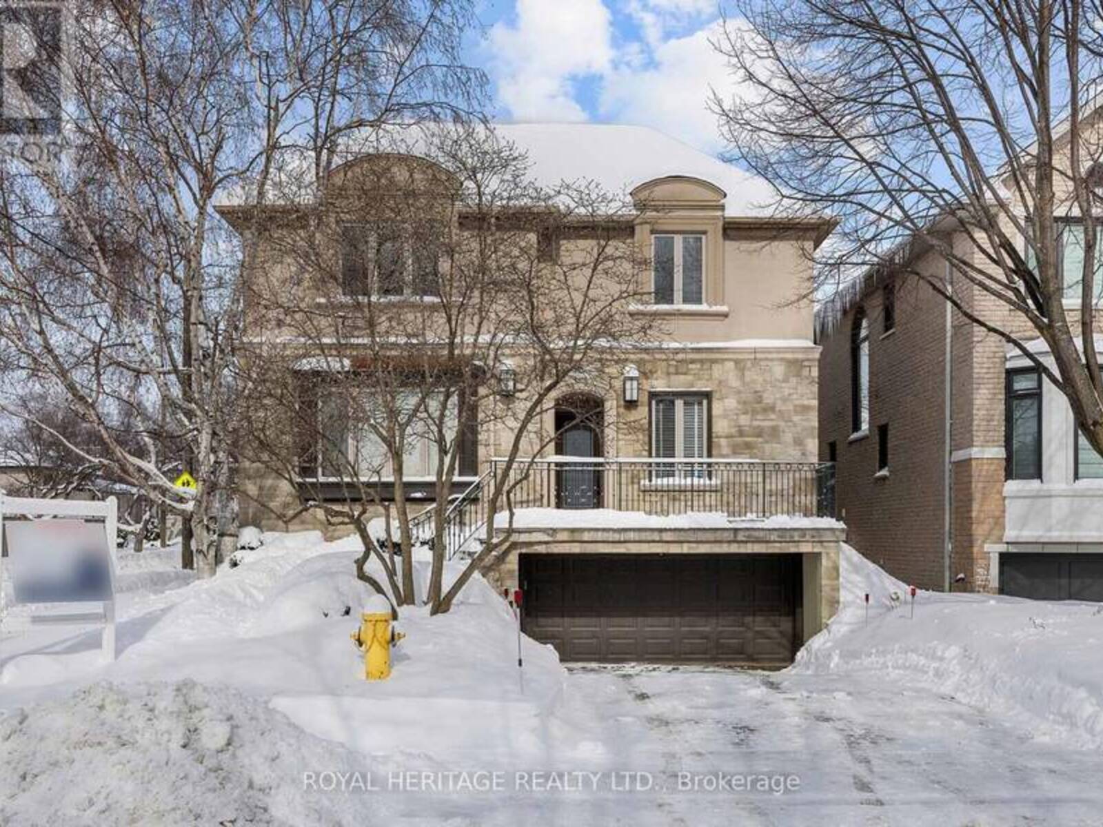 302 BROOKE AVENUE, Toronto, Ontario M5M 2L2