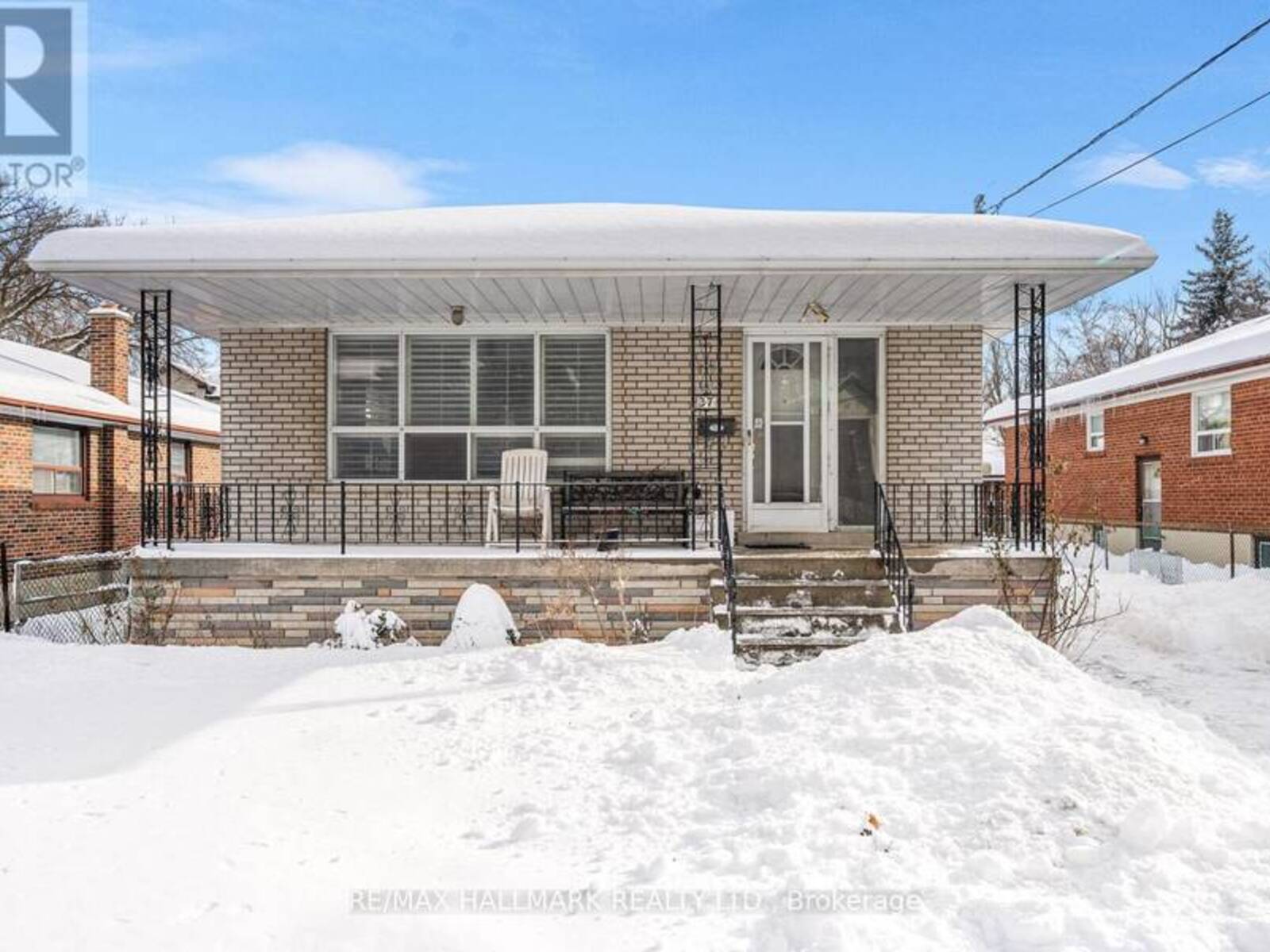 37 MADAWASKA AVENUE, Toronto, Ontario M2M 2R1