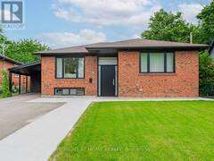 3 ROLLINS PLACE Toronto Ontario, M9B 3Y4