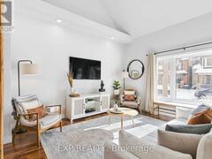 8 AUDLEY AVENUE Toronto Ontario, M4M 1P6