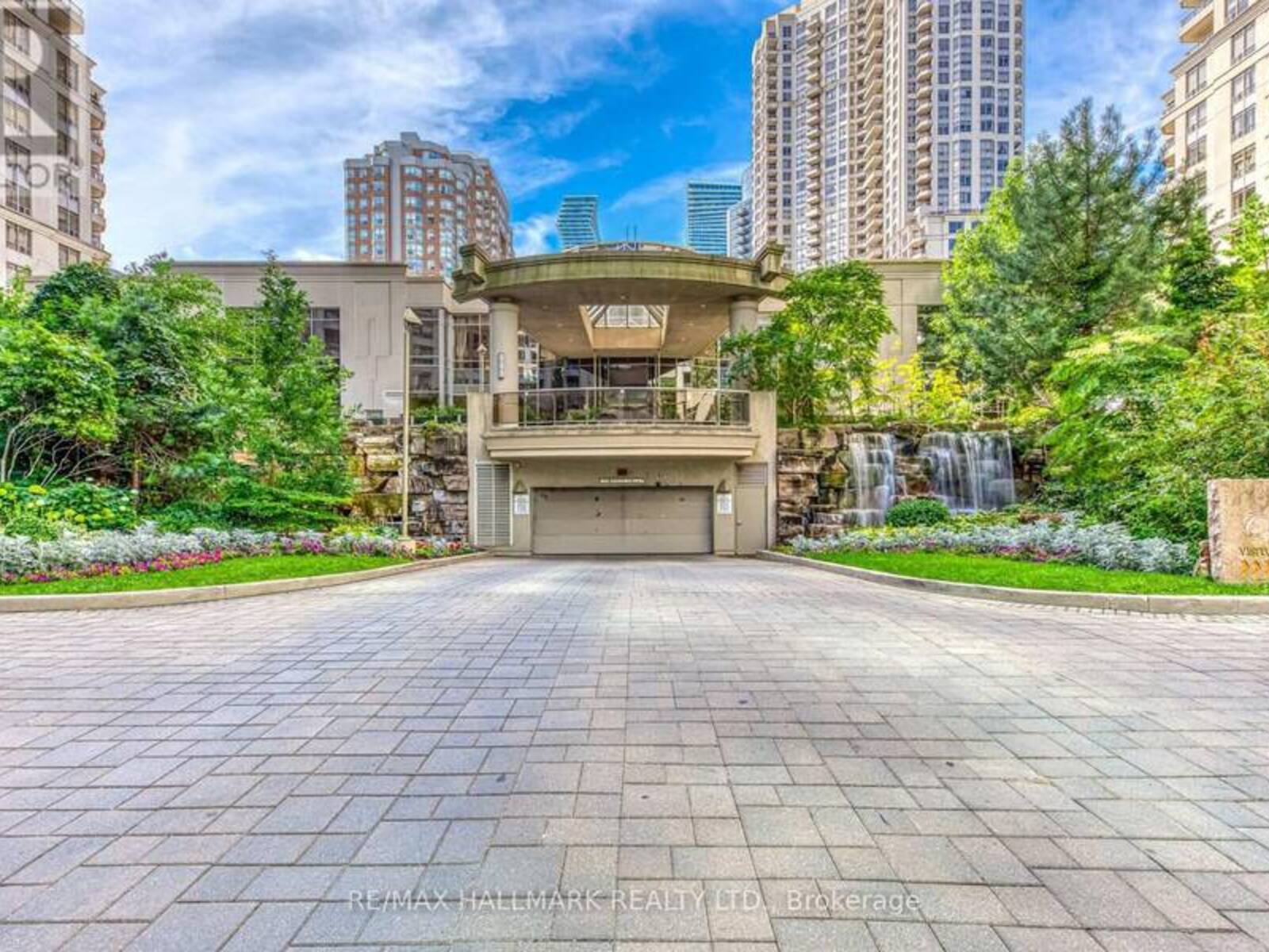 2701 - 3880 DUKE OF YORK BOULEVARD, Mississauga, Ontario L5B 4M7