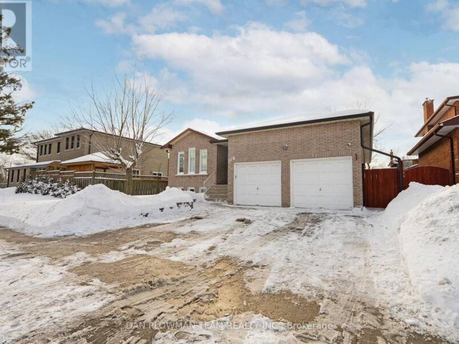 276 THORNTON ROAD N, Oshawa, Ontario L1J 6T7