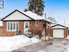 29 CHARTWELL ROAD Toronto Ontario, M8Z 4E9