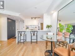 811 - 725 KING STREET W Toronto Ontario, M5V 2W9