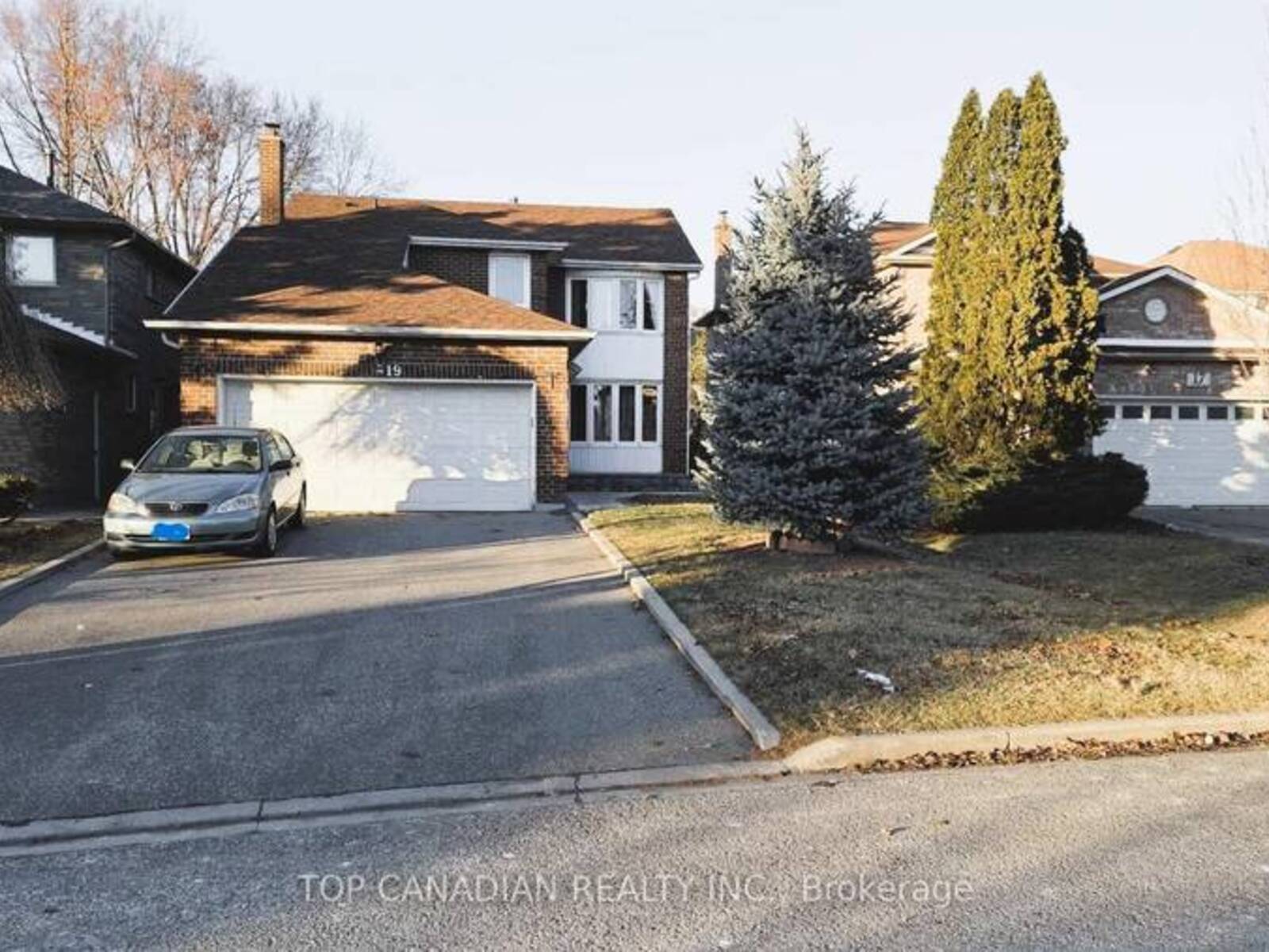 19 ELEANOR CIRCLE, Richmond Hill, Ontario L4C 6K6