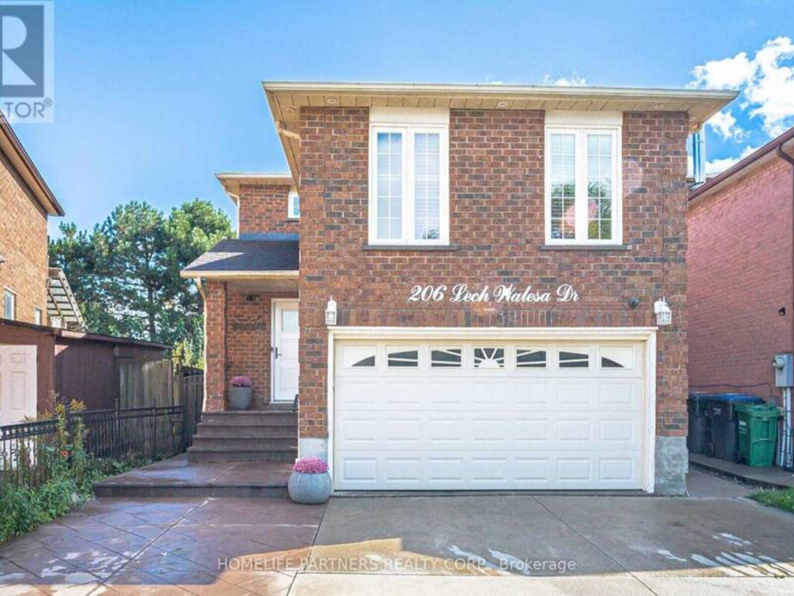 206 LECH WALESA DRIVE W, Mississauga, Ontario L5B 3H7