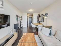 426 - 775 KING STREET W Toronto Ontario, M5V 2K3