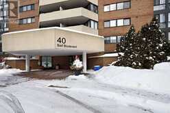 907 - 40 BAIF BOULEVARD | Richmond Hill Ontario | Slide Image One