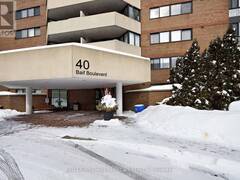 907 - 40 BAIF BOULEVARD Richmond Hill Ontario, L4C 5M9