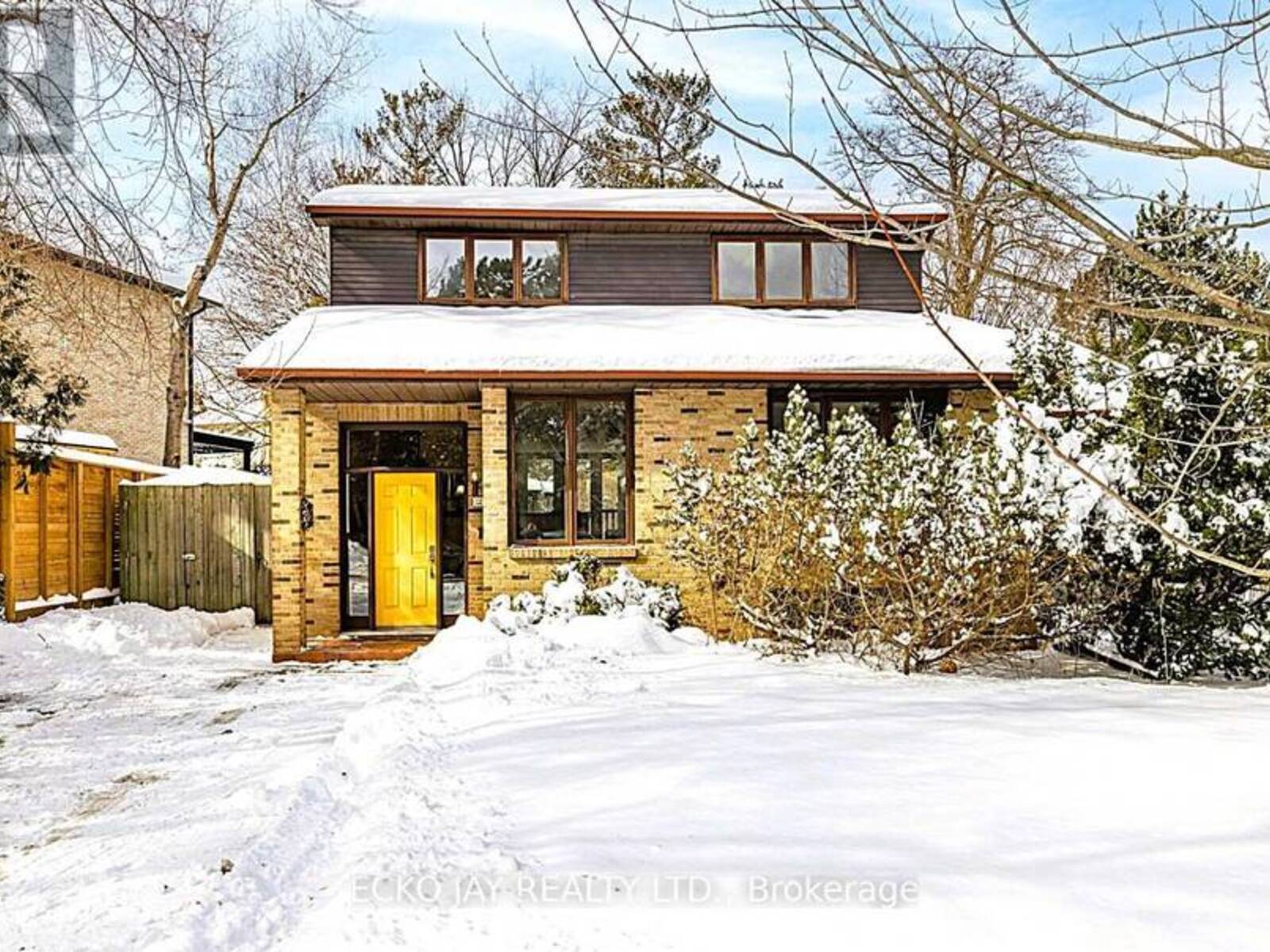 32 BRADGATE ROAD, Toronto, Ontario M3B 1J7