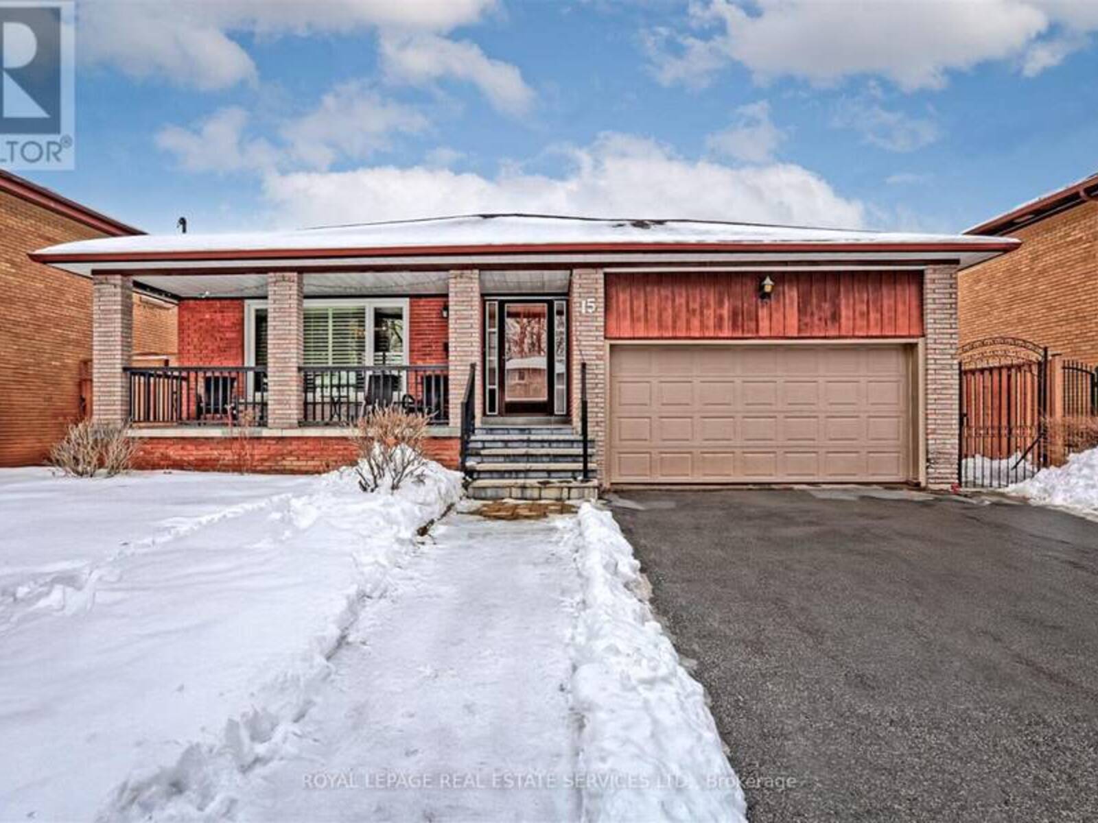 15 FULWELL CRESCENT, Toronto, Ontario M3J 1Y4