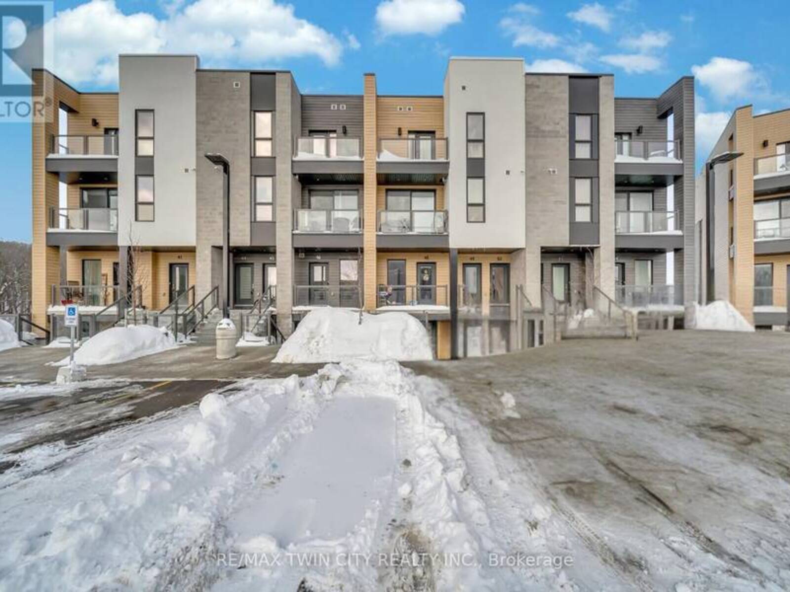 50 - 261 WOODBINE AVENUE, Kitchener, Ontario N2R 0A9