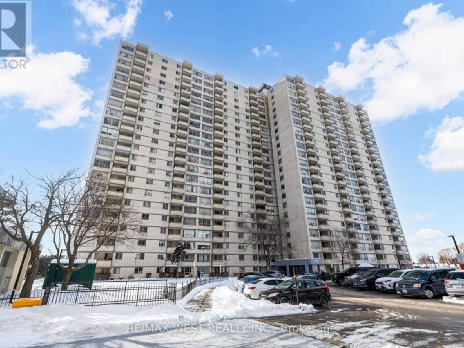 209 - 340 DIXON ROAD, Toronto, Ontario M9R 1T1