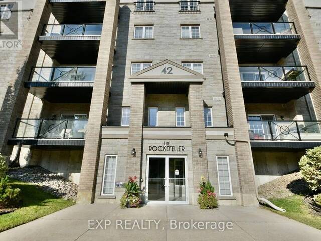 101 - 42 FERNDALE DRIVE S Barrie Ontario, L4N 2M5 - 3 Bedrooms Condo For Sale