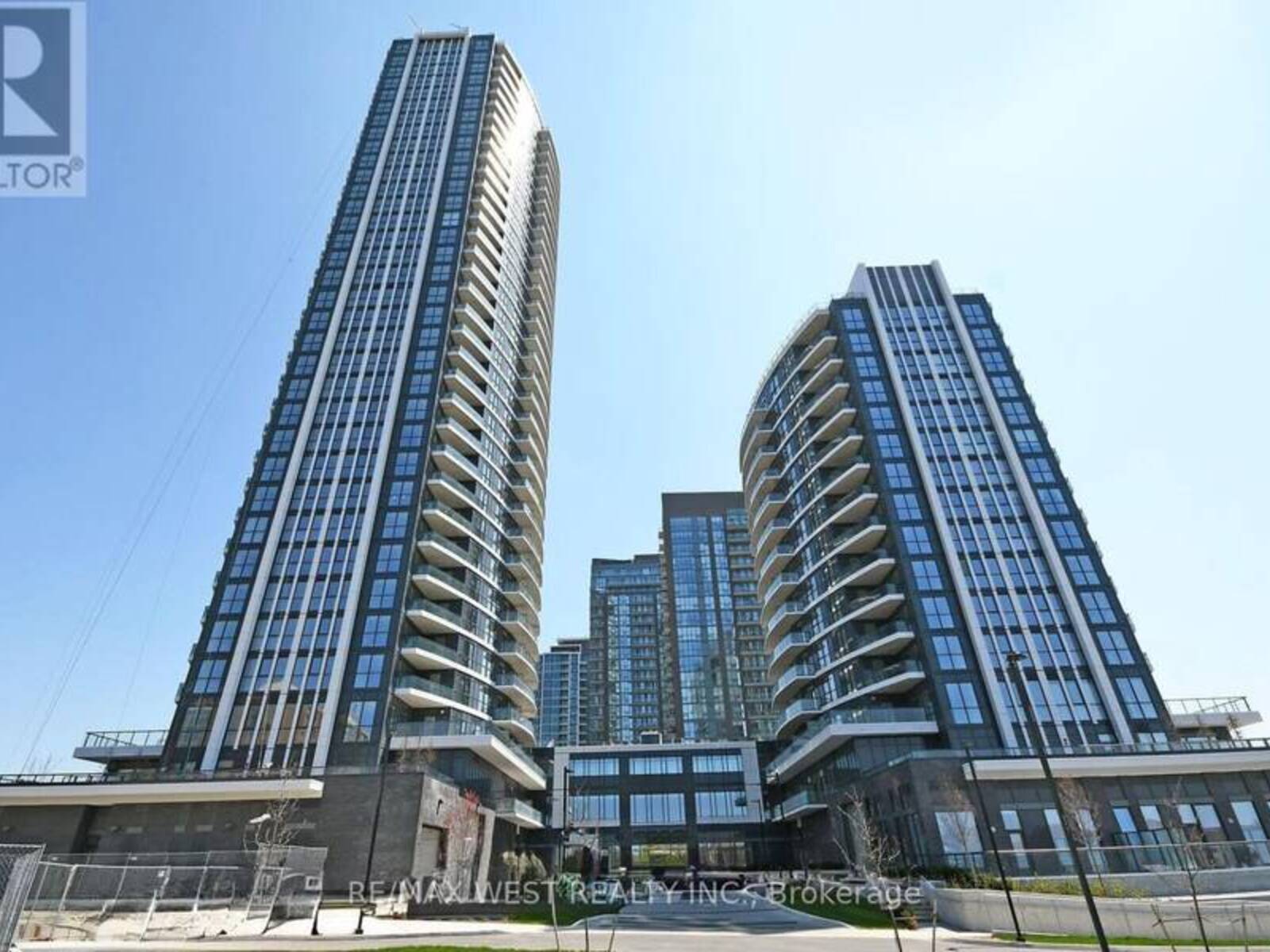 2915 - 35 WATERGARDEN DRIVE, Mississauga, Ontario L5R 0G8