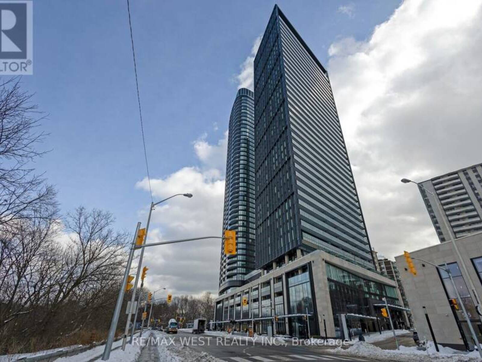 2102 - 575 BLOOR STREET, Toronto, Ontario M4W 0B2