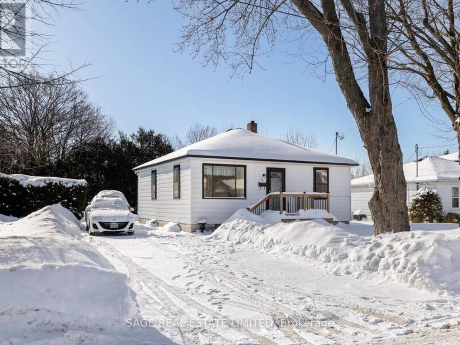 767 HOSKIN AVENUE, Oshawa, Ontario L1H 2A8