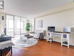 904 - 26 HANOVER ROAD Brampton Ontario, L6S 4T2