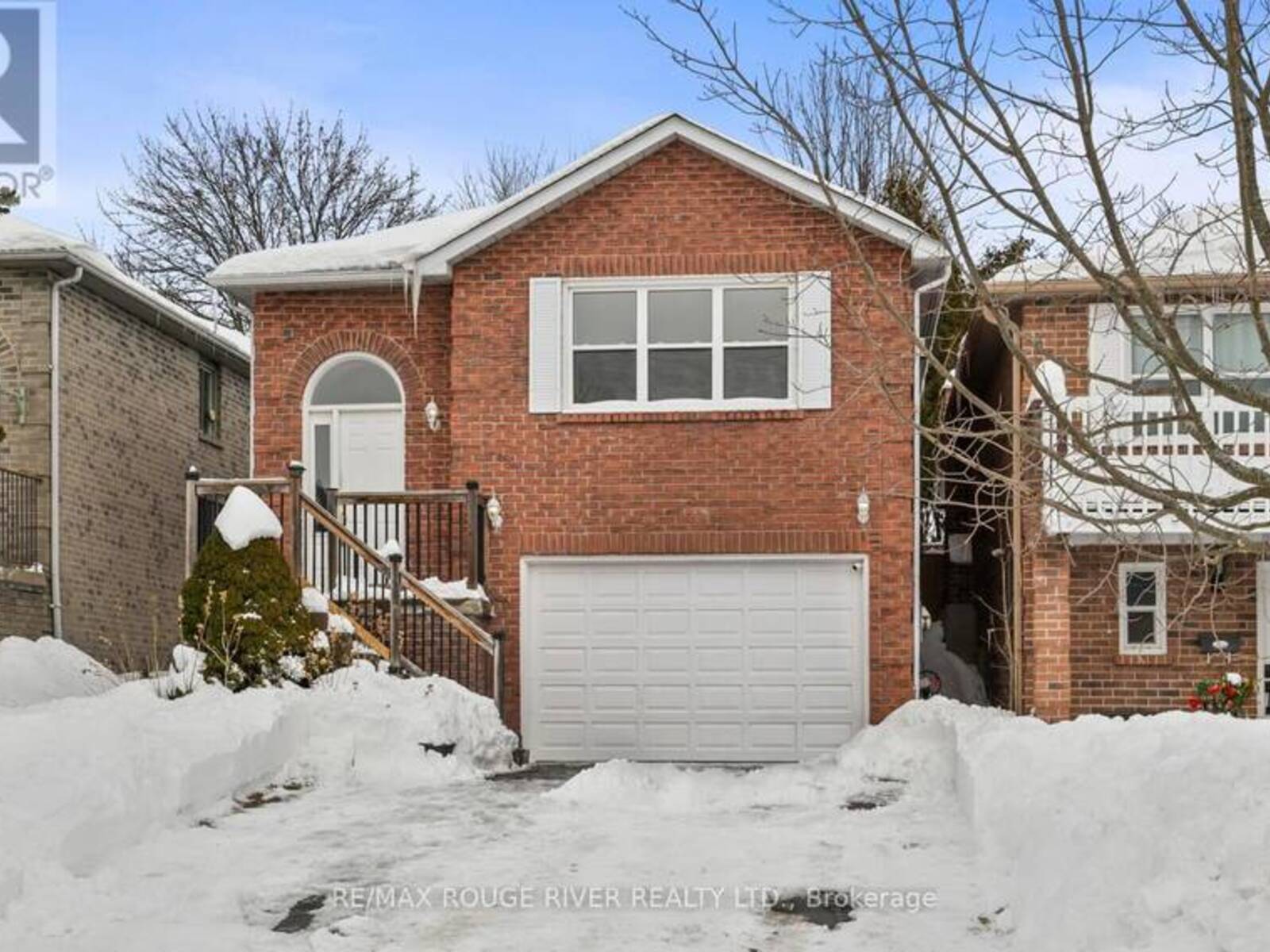 210 OVERBANK DRIVE, Oshawa, Ontario L1J 7W9