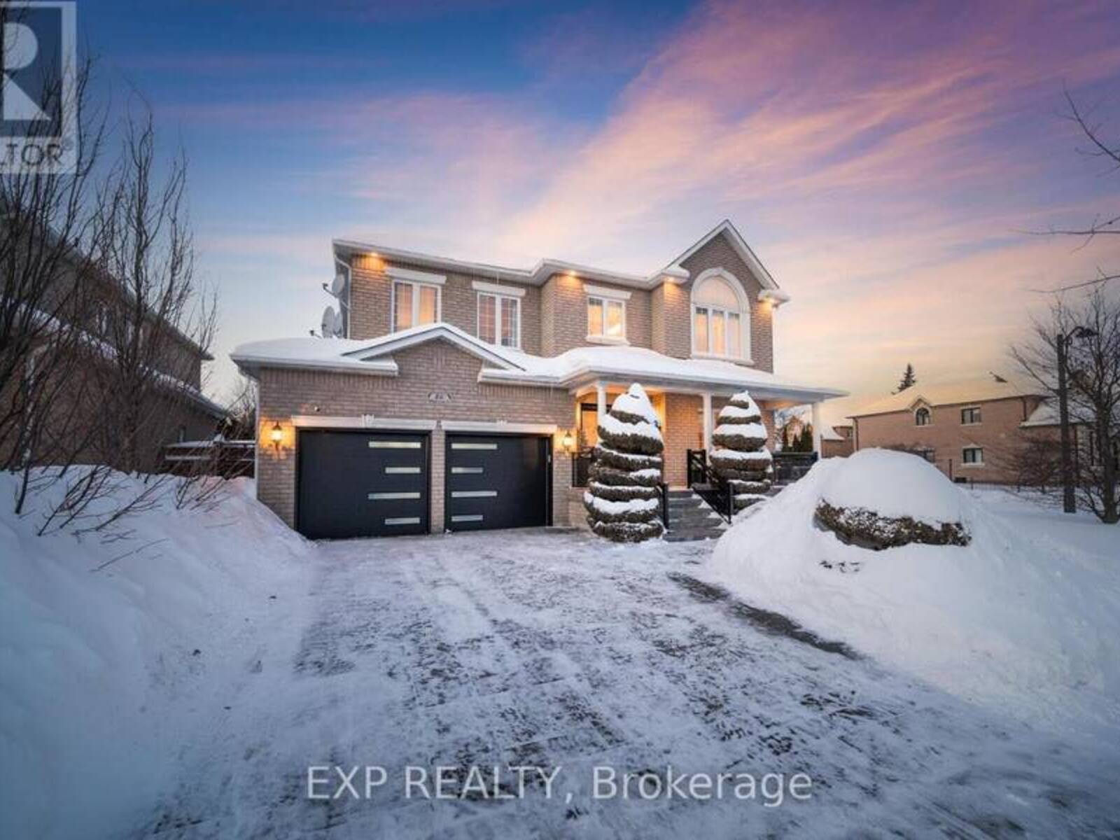 86 VILLAGE GREEN DRIVE, Vaughan, Ontario L4L 8W6