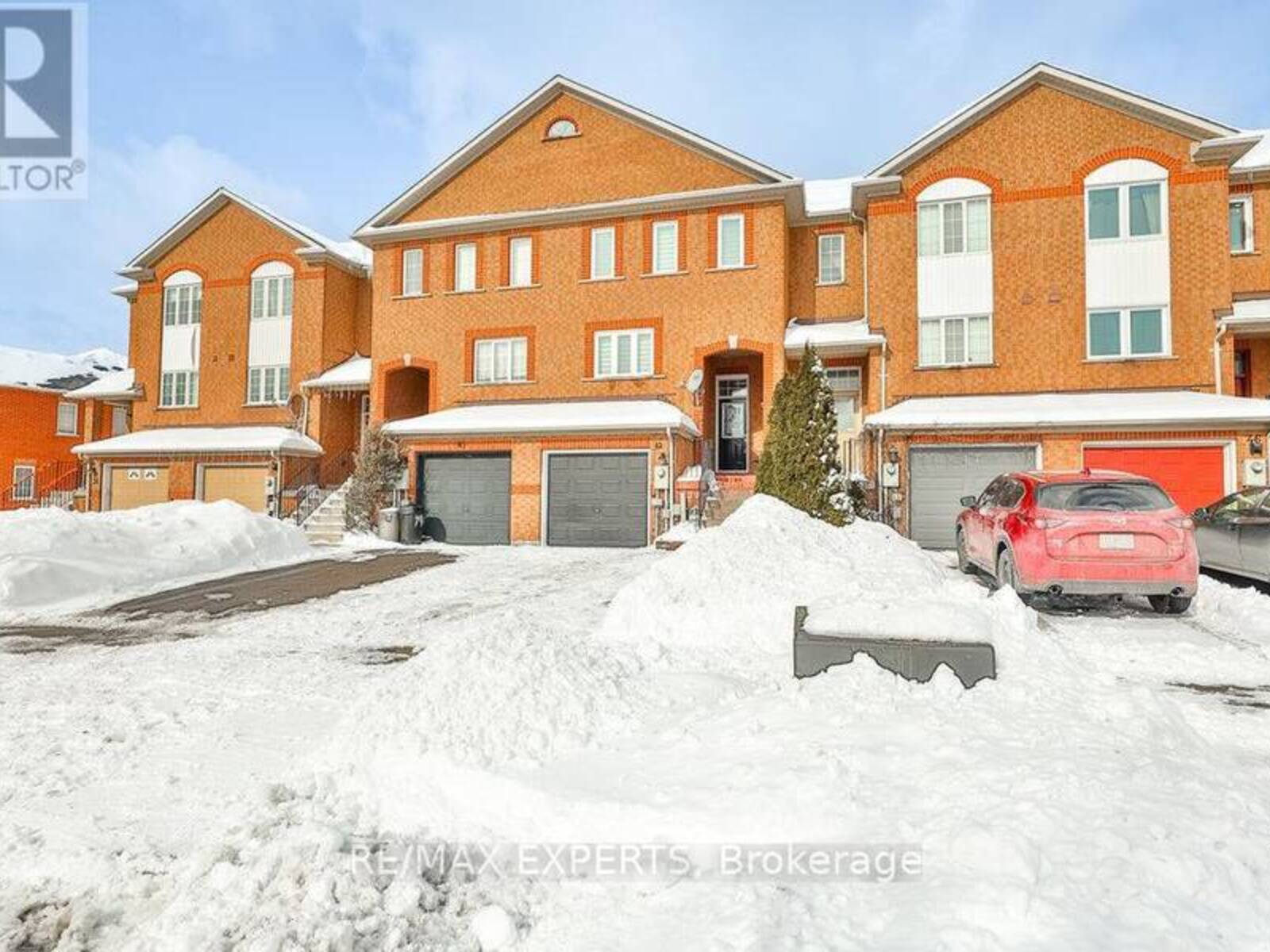 42 LUCENA CRESCENT, Vaughan, Ontario L6A 2W6