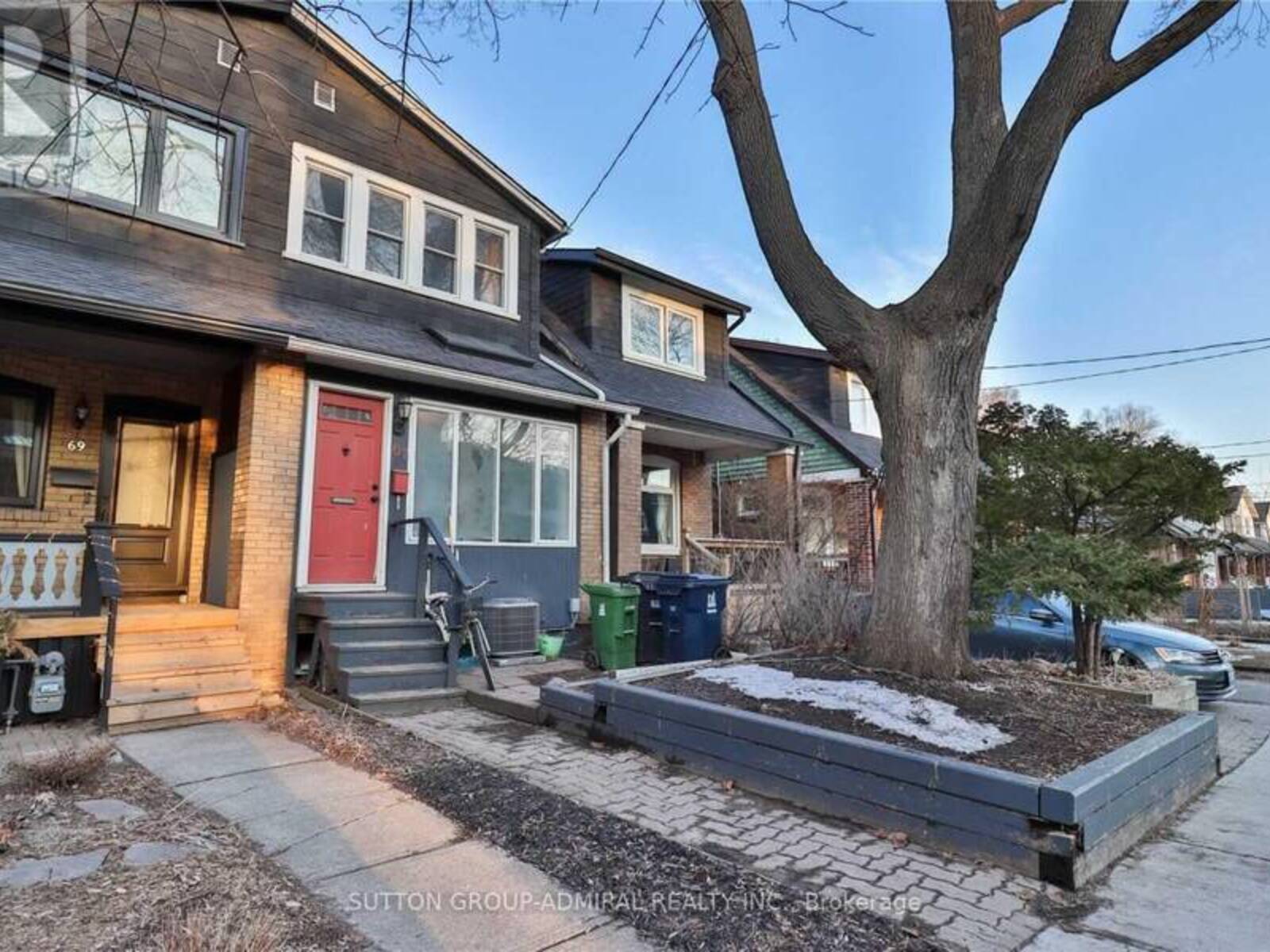 67 GAINSBOROUGH ROAD, Toronto, Ontario M4L 3C1