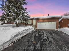 27 KINGSTON ROAD Newmarket Ontario, L3Y 5W5