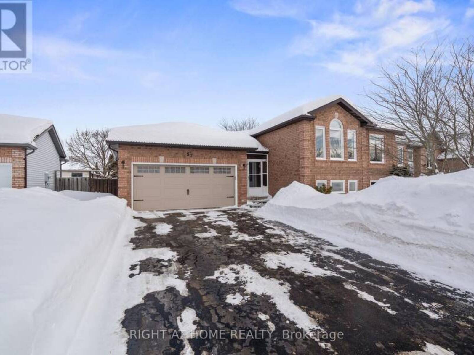 57 DARREN DRIVE, Angus, Ontario L3W 0K2