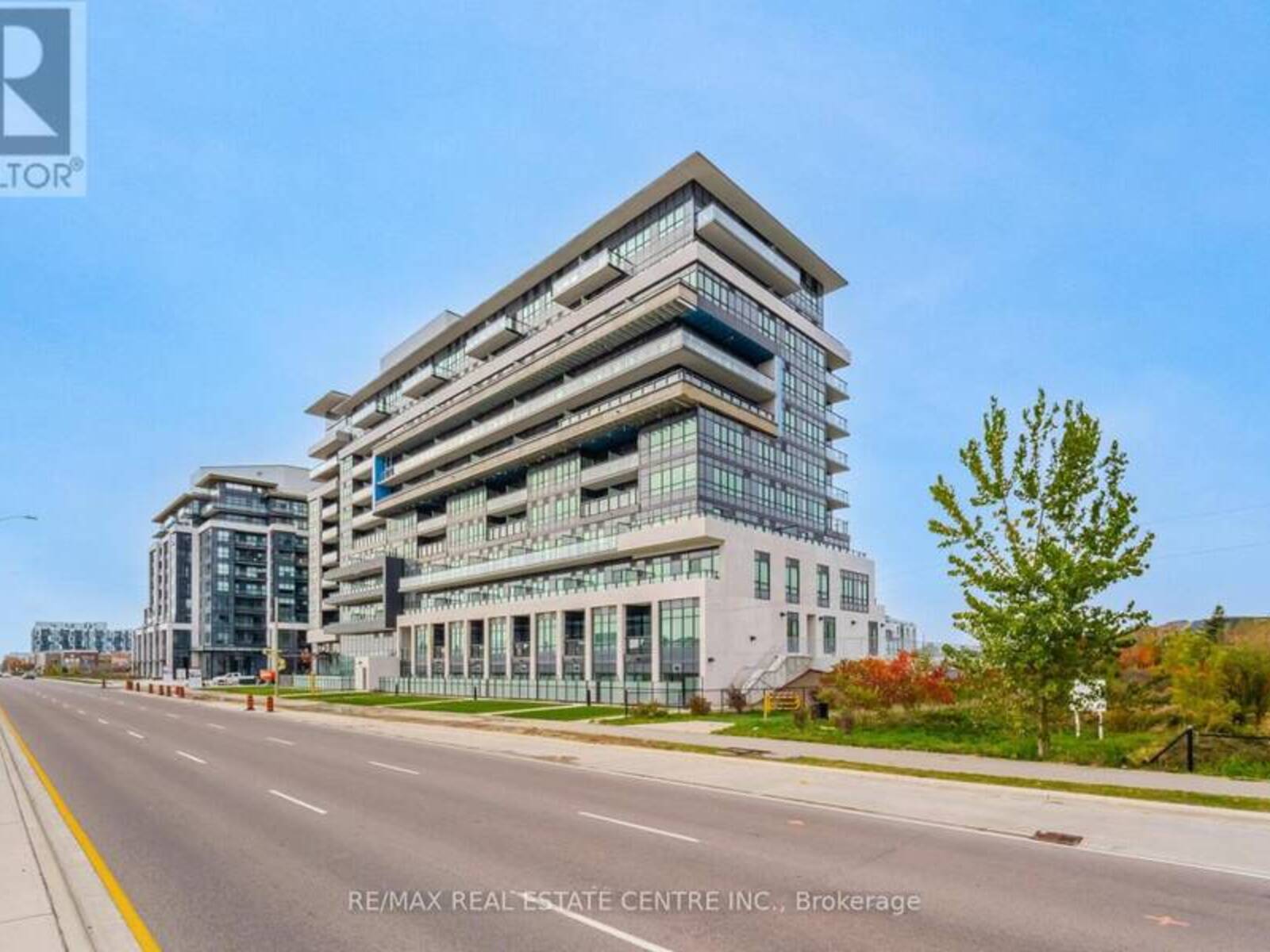 212 - 395 DUNDAS STREET, Oakville, Ontario L6M 4M2