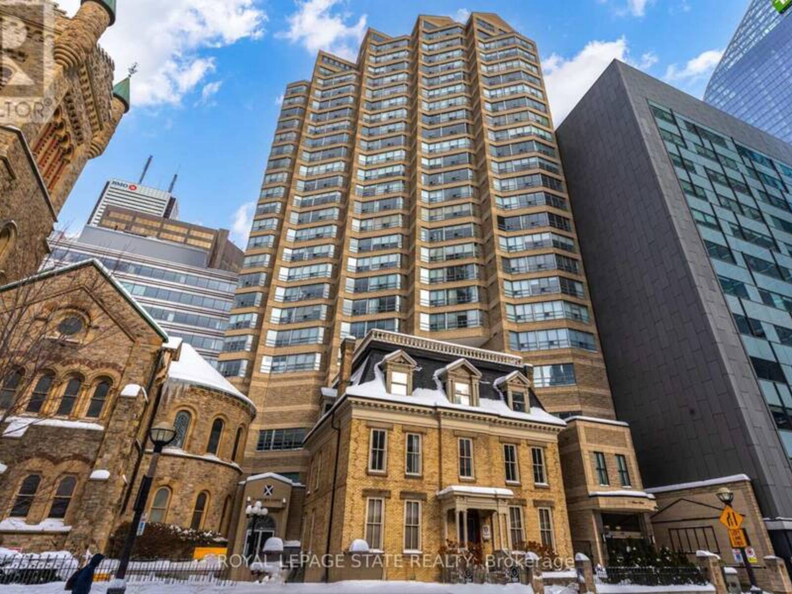 2201 - 71 SIMCOE STREET, Toronto, Ontario M5J 2S9