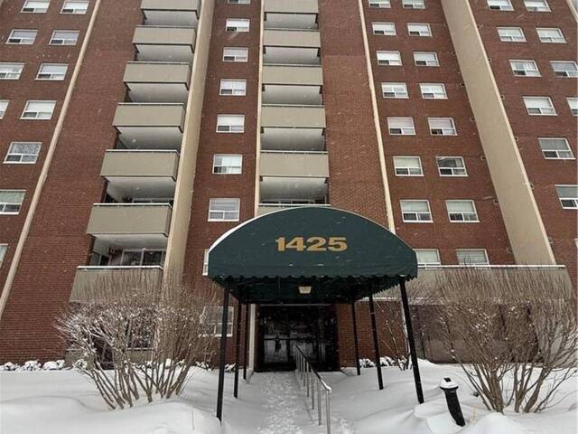 902 - 1425 GHENT AVENUE Burlington Ontario, L7S 1X5 - 2 Bedrooms Condo For Sale