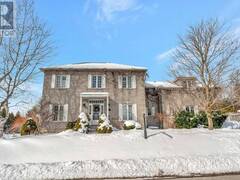 1 WOODSPRING COURT E Hamilton Ontario, L8N 2Z7