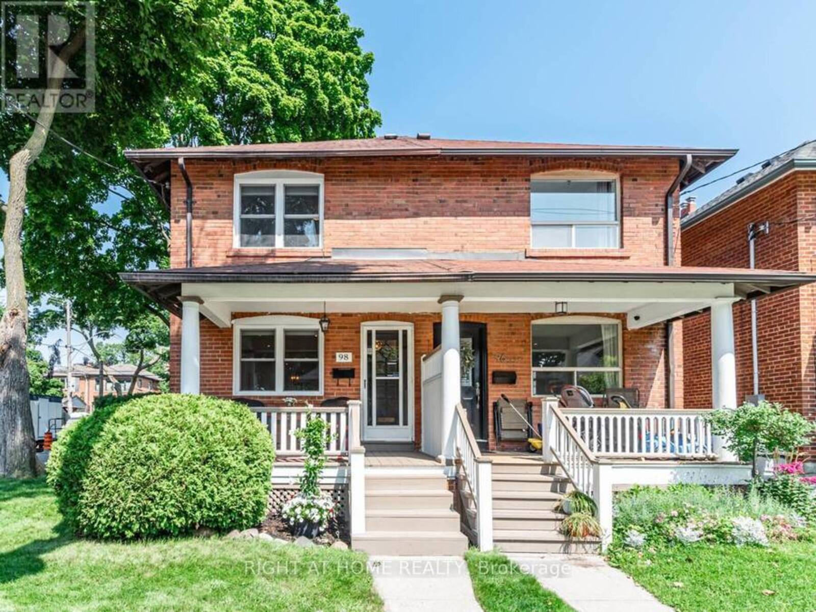 98 DOUGLAS AVENUE, Toronto, Ontario M5M 1G5