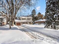 17 GOLFVIEW CRESCENT Georgina Ontario, L0E 1R0