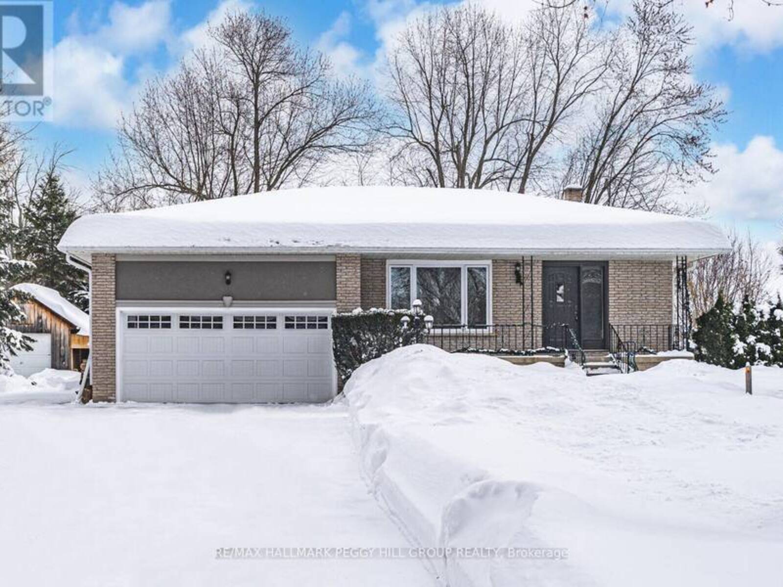 5853 YONGE STREET, Innisfil, Ontario L0L 1K0