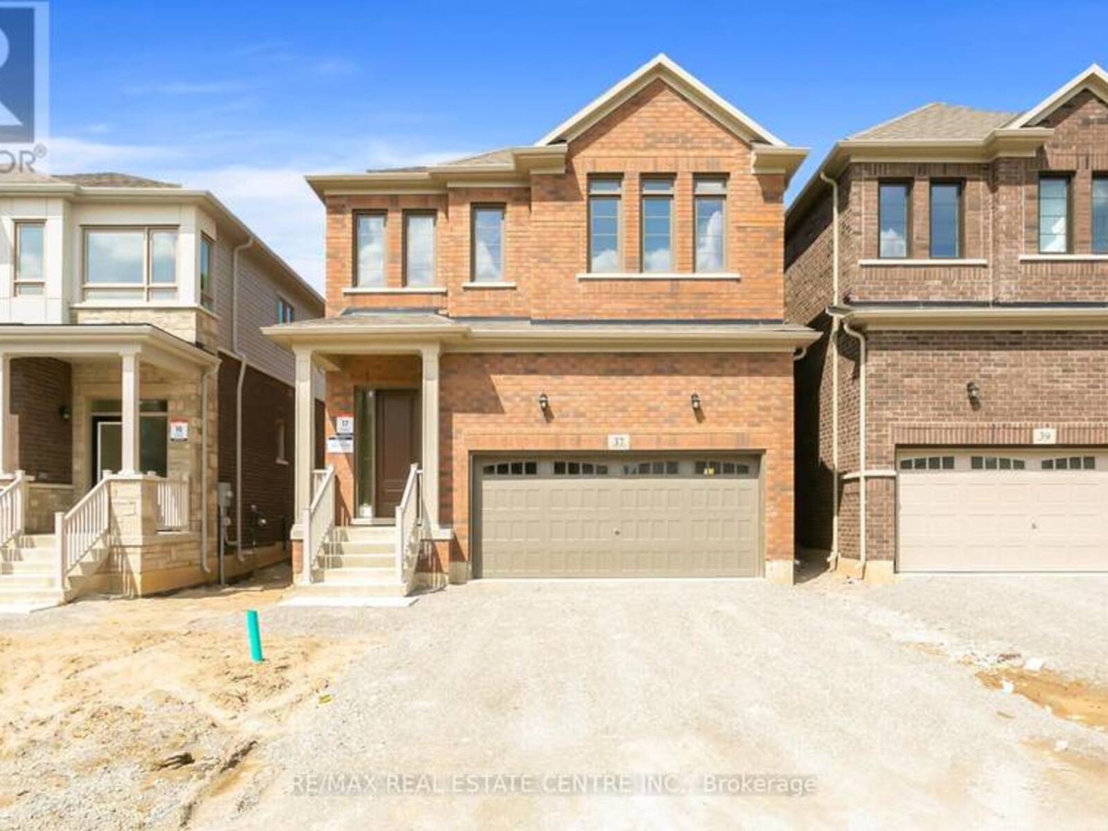 37 GEMINI DRIVE, Barrie, Ontario L9J 0P5