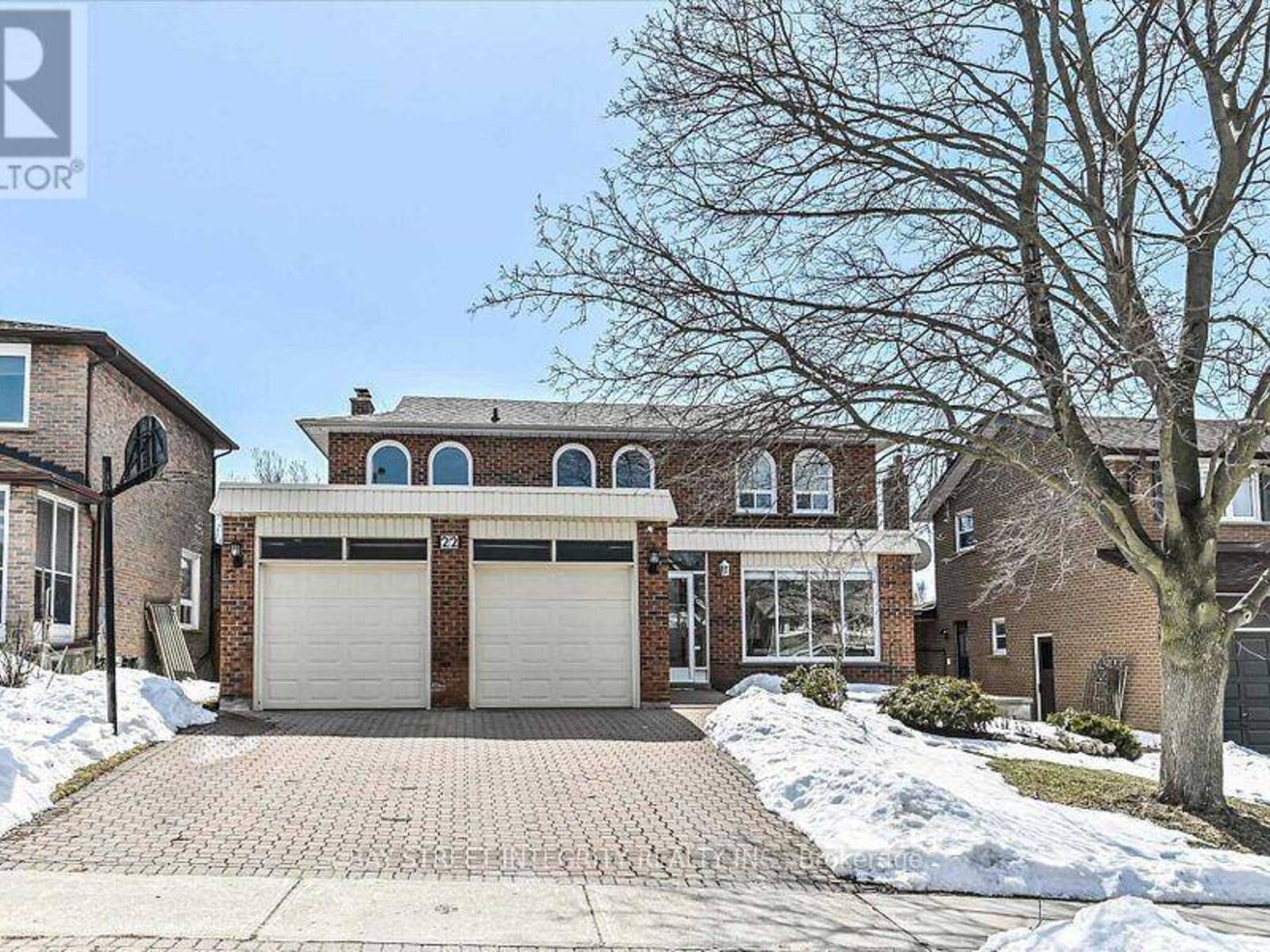 22 CLIFFWOOD ROAD, Toronto, Ontario M2H 3G4