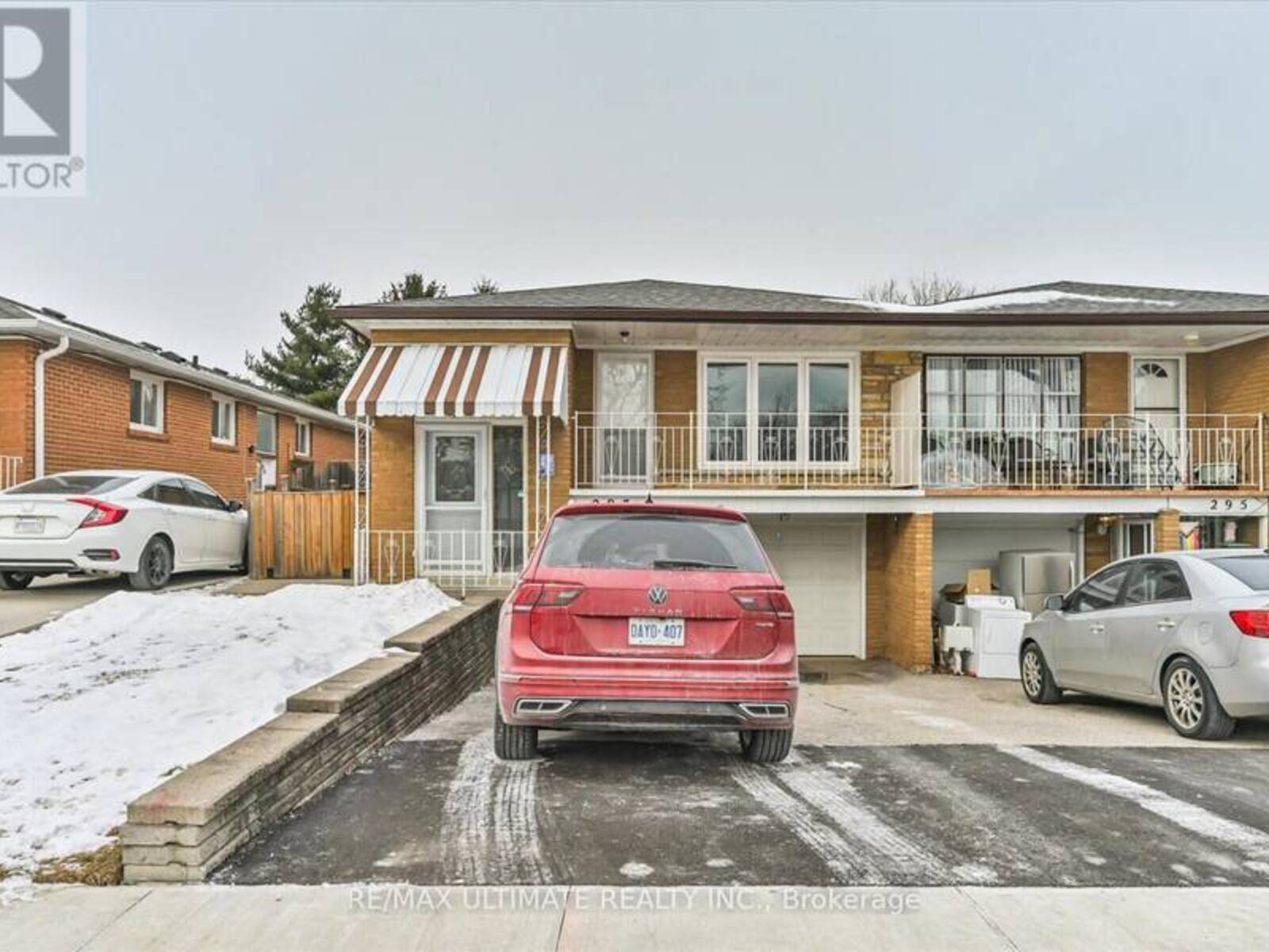 297 THRACE AVENUE, Mississauga, Ontario L5B 2B2