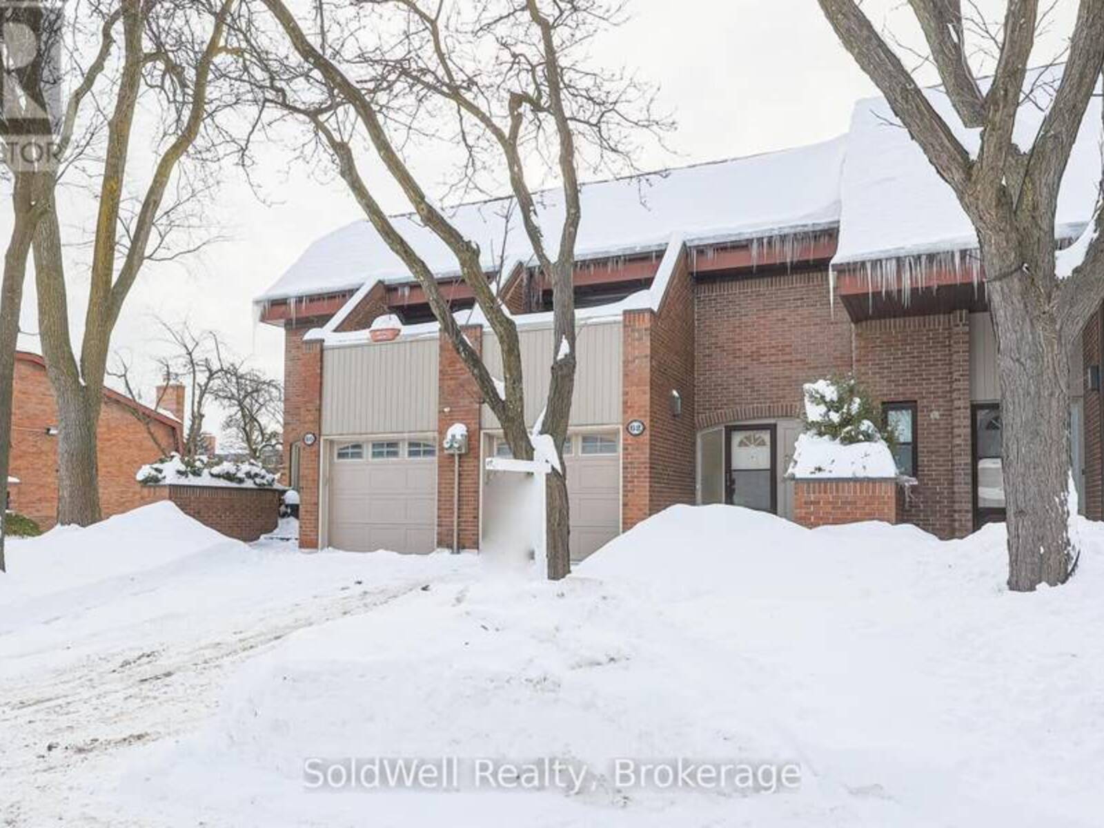 62 FLAMING ROSEWAY, Toronto, Ontario M2N 5W8