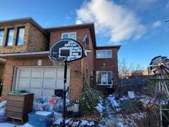 3292 BOBWHITE MEWS Mississauga Ontario, L5N 6E9