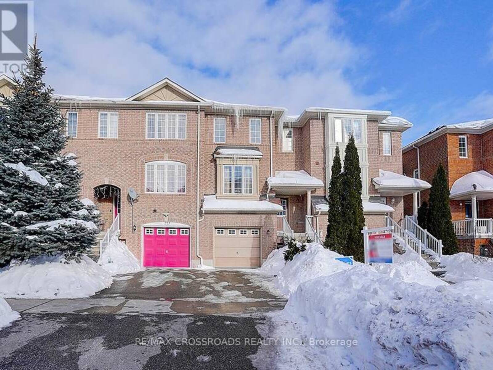 221 OLD HARDWOOD AVENUE, Ajax, Ontario L1Z 1N7