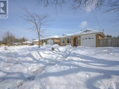 105 LAVINA CRESCENT Hamilton Ontario, L9C 5S8