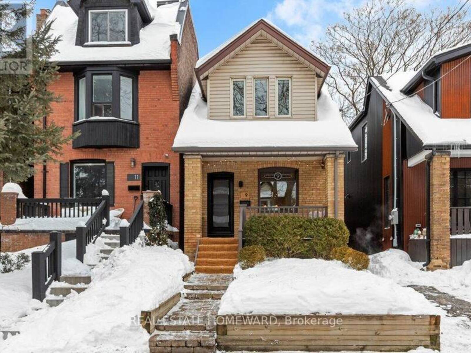 9 BERTMOUNT AVENUE, Toronto, Ontario M4M 2X8