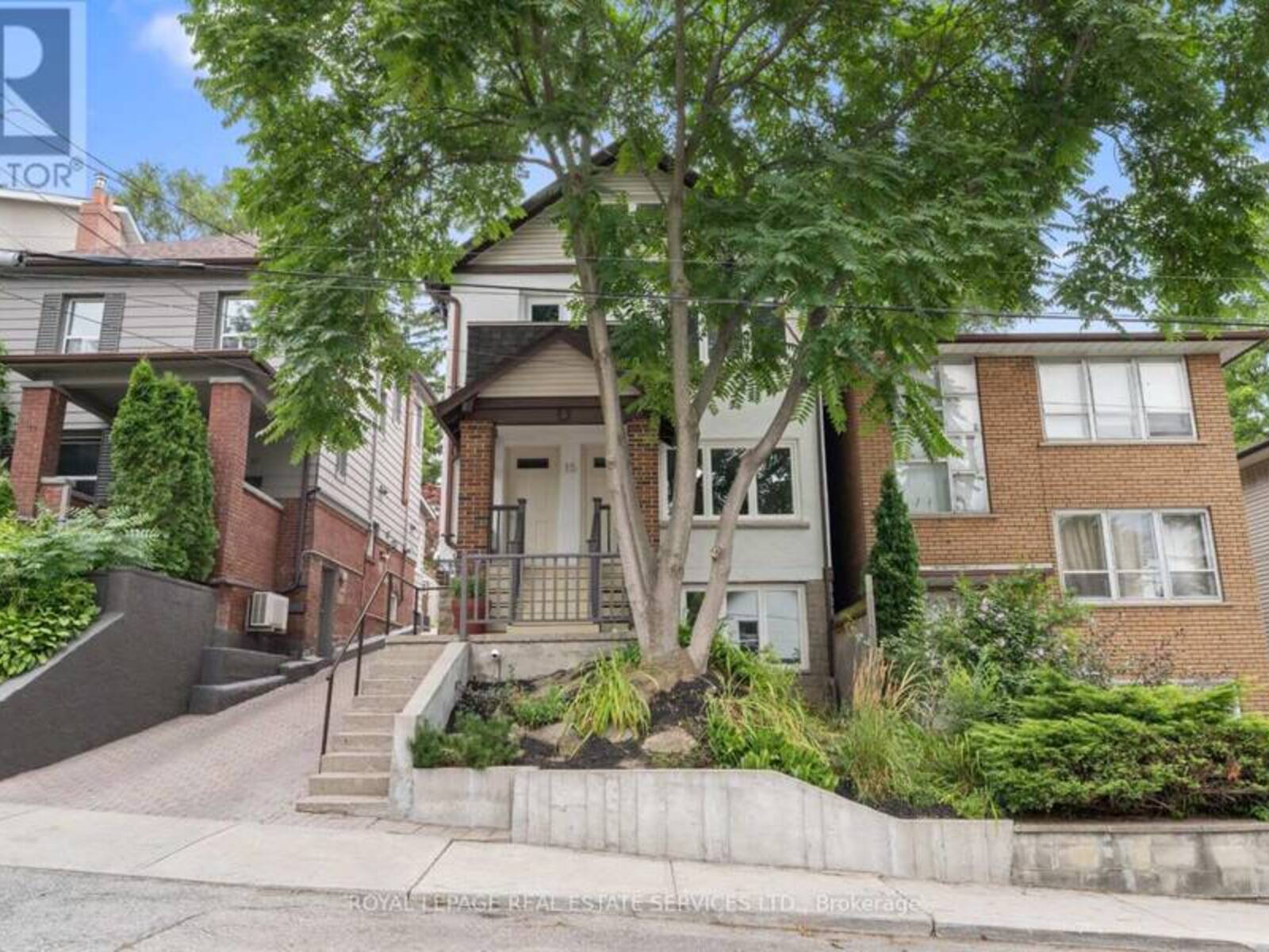 15 RUNNYMEDE ROAD, Toronto, Ontario M6S 2Y1