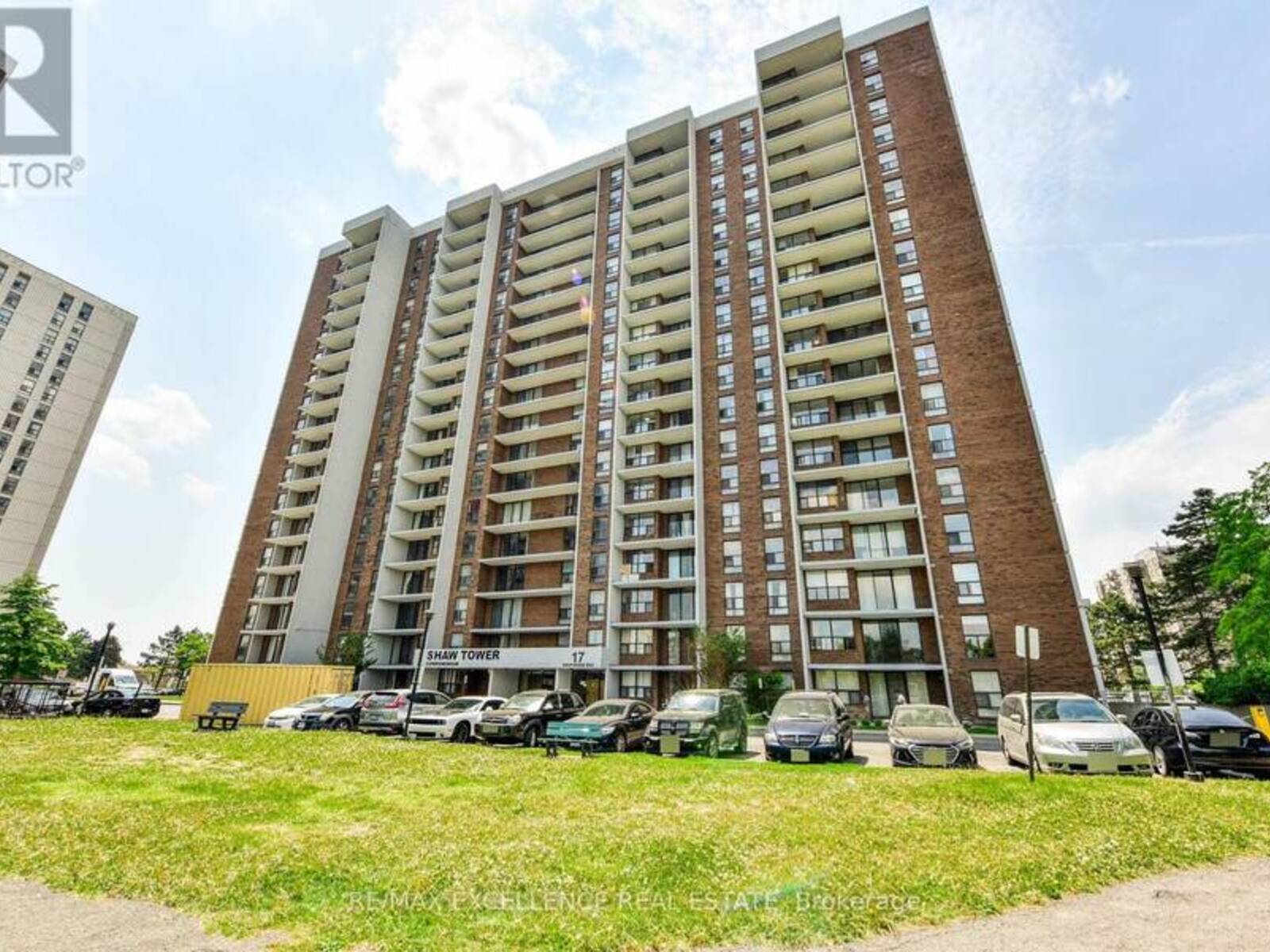 1907 - 17 KNIGHTBRIDGE ROAD, Brampton, Ontario L6T 3X9