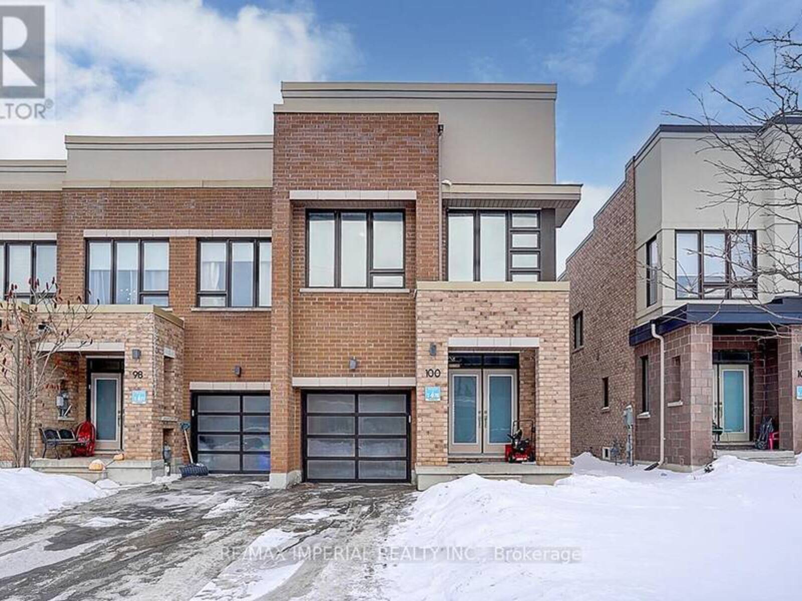 100 DARIOLE DRIVE, Richmond Hill, Ontario L4E 0Y8