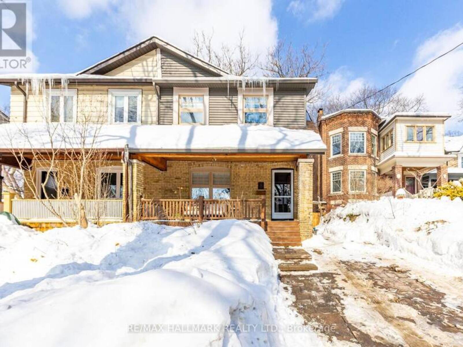 8 FAIRMOUNT CRESCENT, Toronto, Ontario M4L 2H2