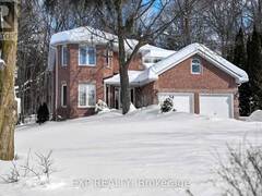 34 HOLLIS CRESCENT East Gwillimbury Ontario, L9N 1E7